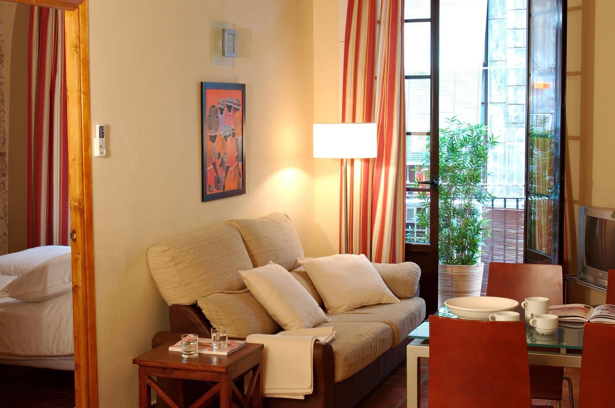 Ainb Ramblas-guardia Appartement *