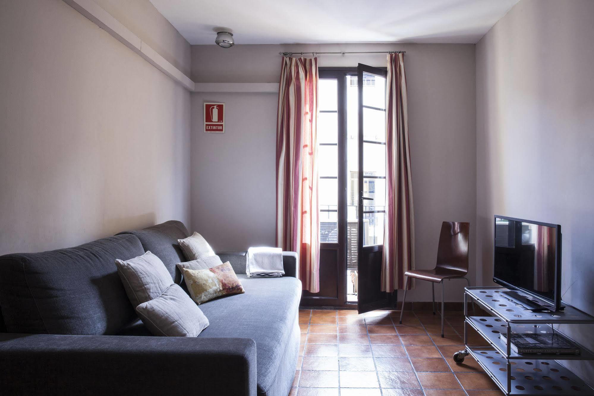 Ainb Ramblas-guardia Appartement *
